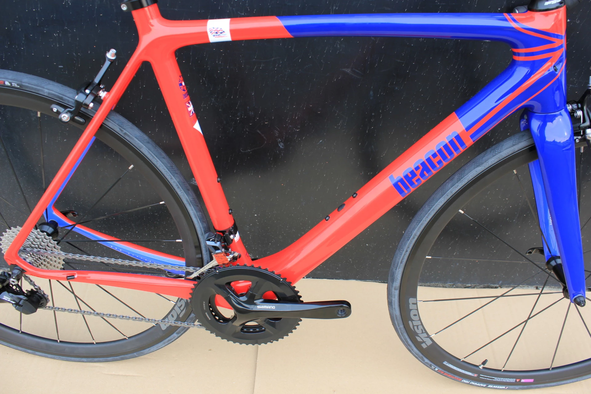 DEDACCIAI Vélo BEACON Carbone BF 100 Rouge/bleu 4 DEDACCIAI Vélo BEACON Carbone BF 100 Rouge/bleu – Image 2