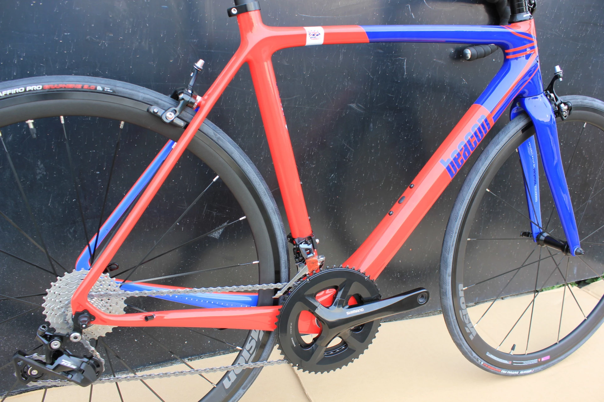 DEDACCIAI Vélo BEACON Carbone BF 100 Rouge/bleu 5 DEDACCIAI Vélo BEACON Carbone BF 100 Rouge/bleu – Image 3