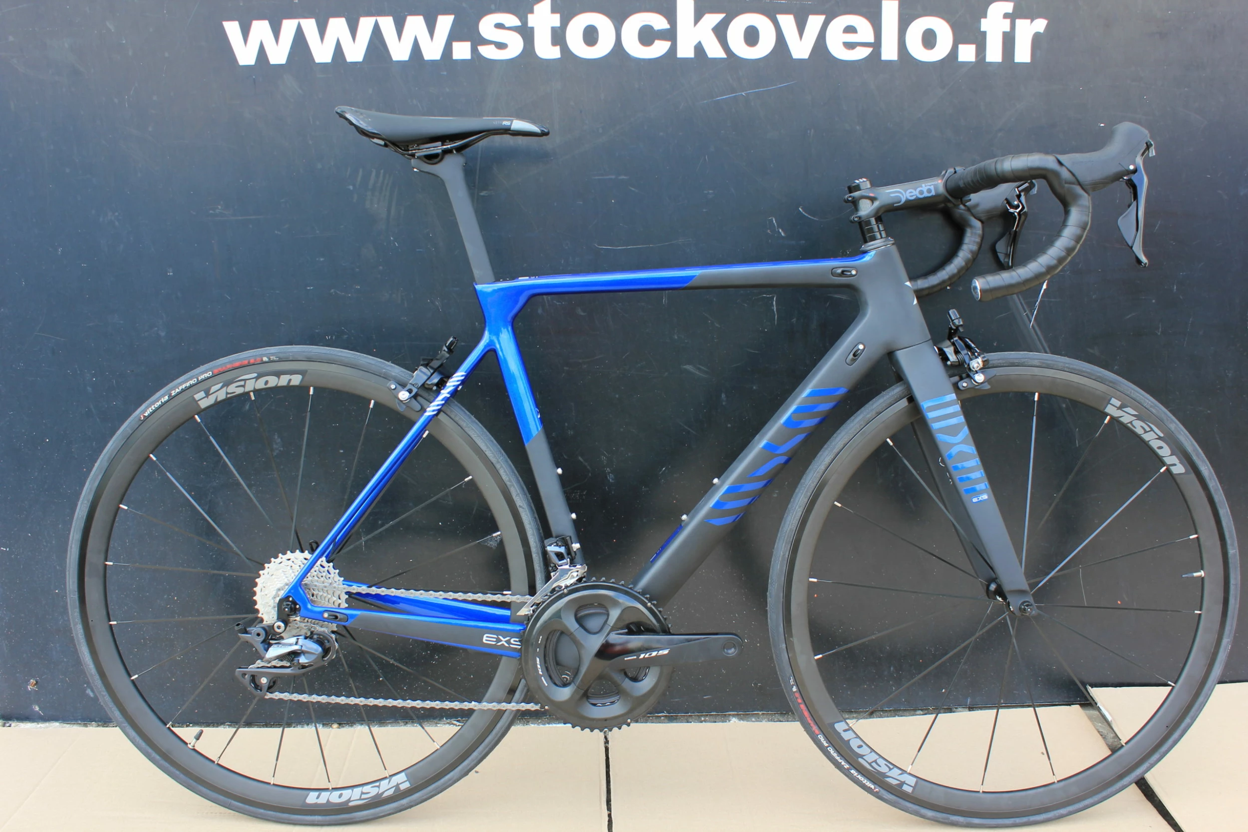 DEDACCIAI Vélo EXS Aerospeed Carbone Shimano 105 7000 2022 Noir/bleu 3 DEDACCIAI Vélo EXS Aerospeed Carbone Shimano 105 7000 2022 Noir/bleu