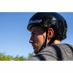 CASQUE SHADOW BMX CLASSIC GLOSS BLACK -Vélos de Route Remise casque shadow bmx classic gloss black 2