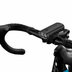 Eclairage Vélo Avant Giant Recon HL 1800 Lumens -Vélos de Route Remise eclairage giant recon hl 1800 lumens batterie lithium ion rechargeable usb action