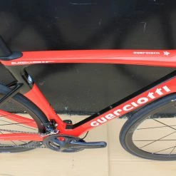 Vélo GUERCIOTTI EUREKA AIR Carbone Shimano Ultégra 8000 11V Noir/rouge 9 Vélo GUERCIOTTI EUREKA AIR Carbone Shimano Ultégra 8000 11V Noir/rouge -Vélos de Route Remise guerciotti rouge noir 2 scaled 1