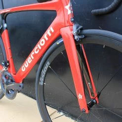 Vélo GUERCIOTTI EUREKA AIR Carbone Shimano Ultégra 8000 11V Noir/rouge 10 Vélo GUERCIOTTI EUREKA AIR Carbone Shimano Ultégra 8000 11V Noir/rouge -Vélos de Route Remise guerciotti rouge noir 3 scaled 1