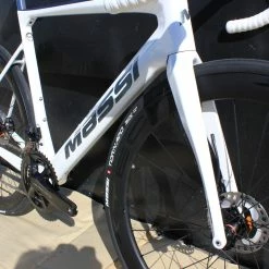 BH Vélo MASSI ARROW Race Carbone Shimano 105 Di2 12V Blanc 10 BH Vélo MASSI ARROW Race Carbone Shimano 105 Di2 12V Blanc -Vélos de Route Remise massi arrow blanc 3 scaled 1