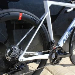 BH Vélo MASSI ARROW Race Carbone Shimano Ultégra Di2 12V Blanc -Vélos de Route Remise massi arrow blanc 4 scaled 3