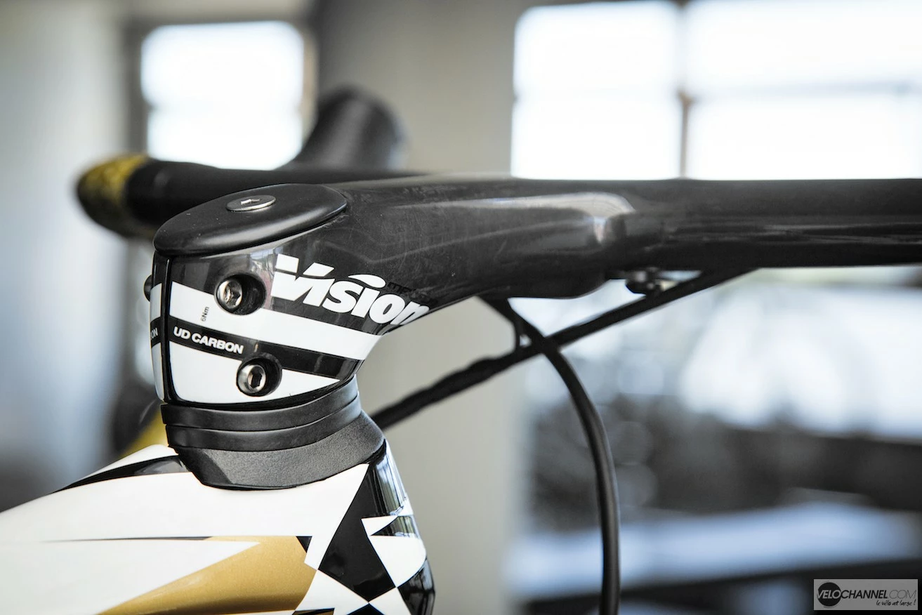 Vélo MERIDA REACTO 9000 Sram Red ETap 11V Noir Carbone Mat 7 Vélo MERIDA REACTO 9000 Sram Red ETap 11V Noir Carbone Mat – Image 5