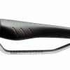 Selle Vélo VTT Fizik Tundra M5 Manganèse Noire Rouge -Vélos de Route Remise selle velo vtt fizik tundra m5 manganese noir rouge 1