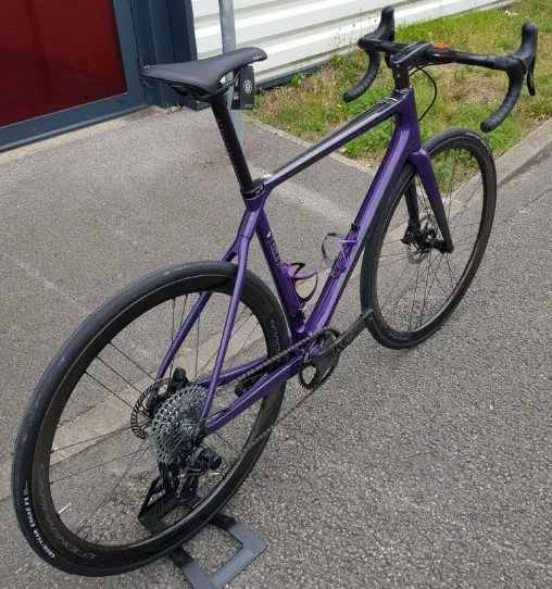 Vélo TIME ALPE D’HUEZ 01 DISC Campagnolo EKAR 13V Gloss Carbone Purple 3 Vélo TIME ALPE D’HUEZ 01 DISC Campagnolo EKAR 13V Gloss Carbone Purple